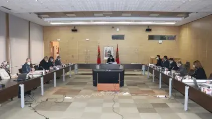 M. Amara préside une réunion sur l’état d’avancement des études techniques des cinq barrages prévus d’être lancés en 2021