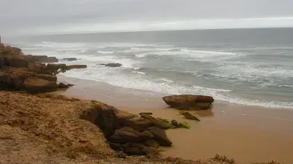 Communiqué sur les dégradations subies par le rocher situé sur le Domaine Public Maritime sis à la plage km 26 - Préfecture Agadir Ida Outanane