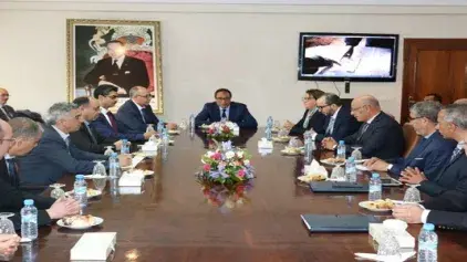 M. Amara préside la réunion de réinstallation de Mme Benmoussa en tant que Directrice des Equipements Publics