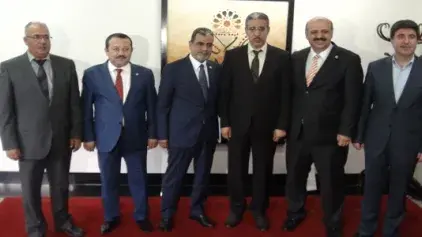 M. Aziz Rabbah, Ministre de l'Equipement, du Transport et de la Logistique  accorde une audience à une délégation de Députés Turcs