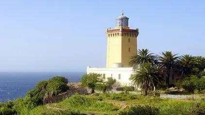 Signature à Tanger de deux conventions de partenariat pour la promotion du patrimoine des phares