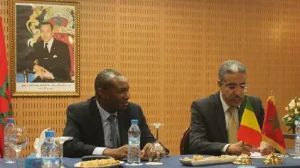 M. Rebbah s’entretient à Marrakech avec le vice-ministre représentant le ministre d’Etat guinéen chargé du Transport