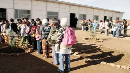 Hausse de 5,9 points du taux de scolarisation en milieu rural grâce aux  programmes des routes rurales