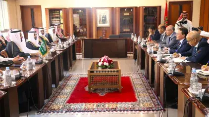 وزير النقل واللوجيستيك يستقبل وزير الحج والعمرة السعودي