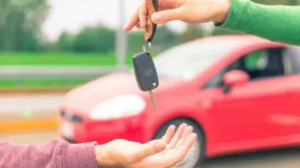 وزير النقل واللوجيستيك يترأس اجتماعين  للجنة القيادة مع مهنيي كراء السيارات بدون سائق