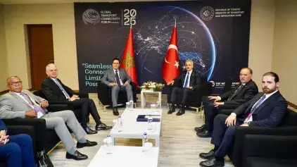 السيد قيوح يتباحث مع نظيره التركي حول سبل تعزيز التعاون الثنائي في مجال النقل