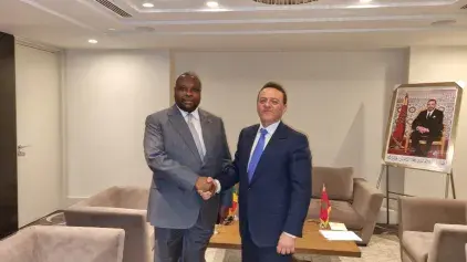 وزير النقل واللوجيستيك يجري مباحثات مع الوزير  الكونغولي للنقل والطيران المدني والنقل البحري